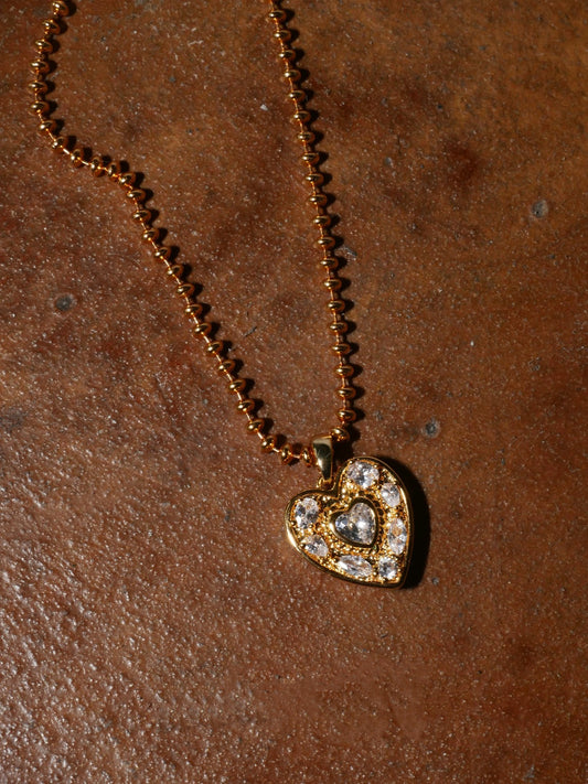 Retro diamond love pendant necklace Exquisite commuting temperament heart-shaped clavicle chain women's necklace