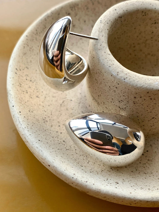 Simple metal water drop hollow earrings for women original niche design high-end earrings